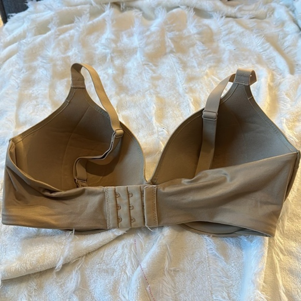 Cream Bra T- SHIRT by Madeinform 36D- BRAS #17💙 NWOT - Picture 6 of 6